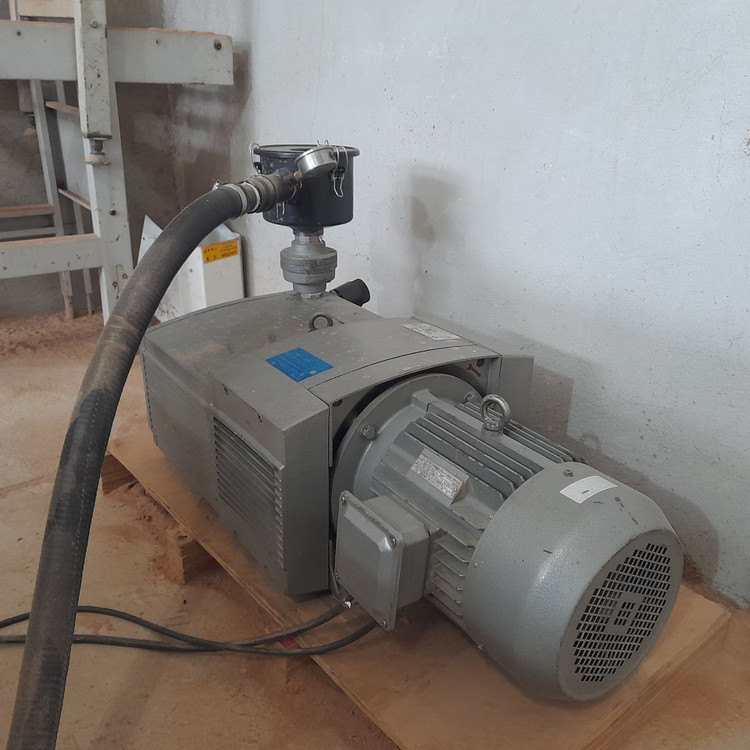 وکیوم ۱۶۰ متر مکعبی خشک